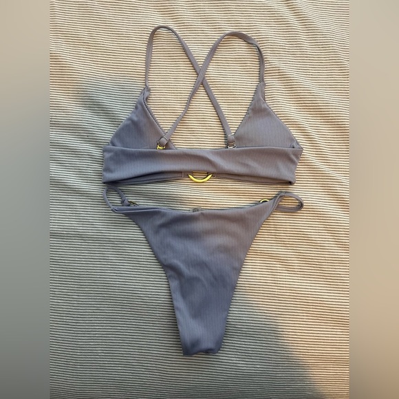 2 piece bikini. Barely worn - Picture 2 of 2